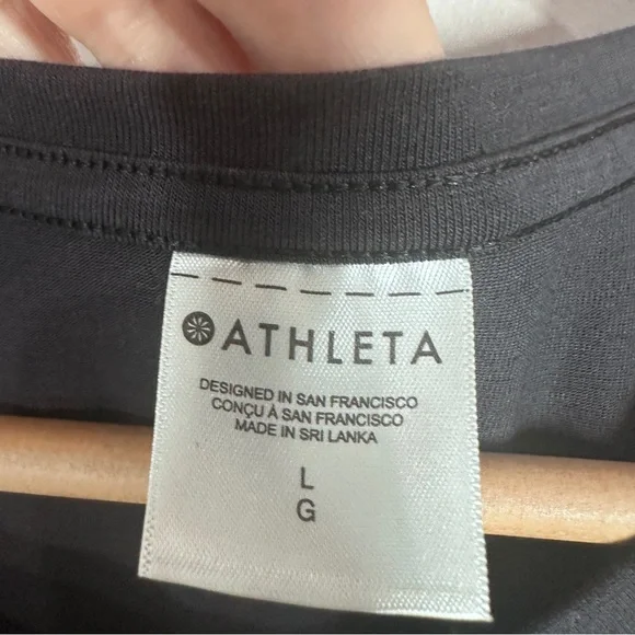 Athleta Black With Ease Twist Front Tank Top Size Large Gym Workout - Picture 4 of 7